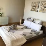 Forum Ocean View Apartment *