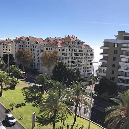 Forum Ocean View Apartment *
